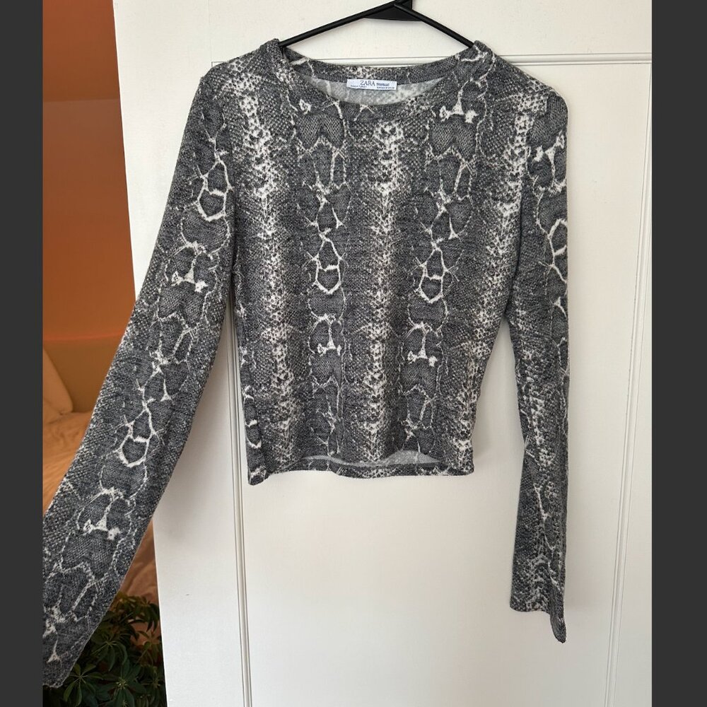 Zara Snakeskin Sweater, Size M